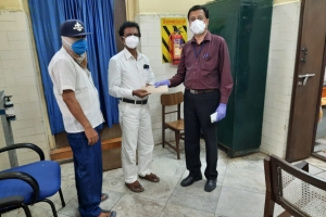 Hfno equipment handed over to Dr. Balaji, Dean Stanley Medical hospital by Mr. Ravi from WCSC-VSP today. Dr. Sridhar HOD f Covid treatment was also present, The equipment was donated by Renault Nissan india as part of their csr.